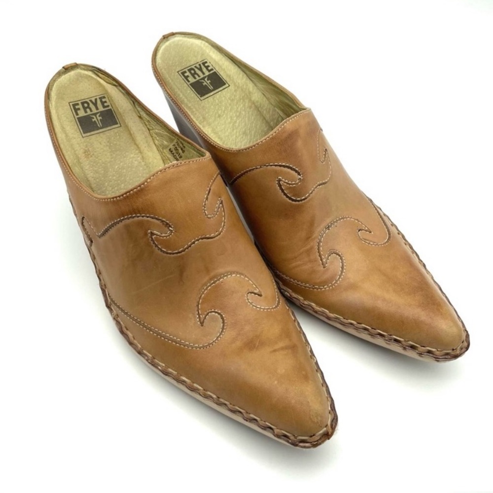 Frye Phoenix Mule Clog Leather Stacked Heel Tan Slip
On Pointed Toe Shoe…